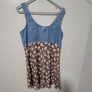 VINTAGE BLUE M Floral Denim Women's Top